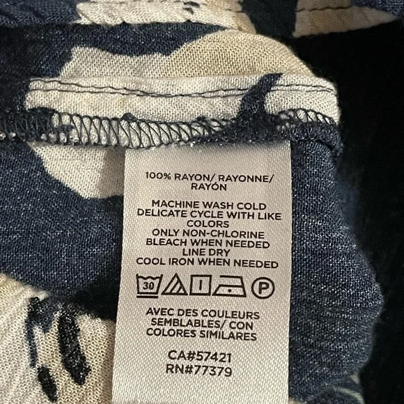 Ann Taylor Top - Picture 6 of 6